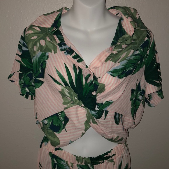 DONATED! Forever 21 Matching floral outfit - Picture 2 of 14